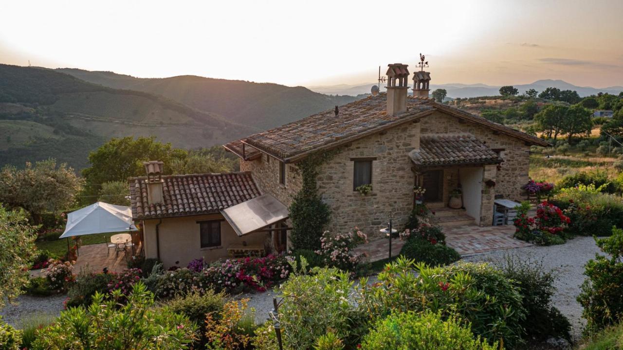 Il Casale Di Fiore Cannara Екстериор снимка